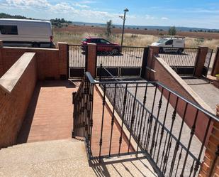 Casa adosada en venda a Garrafe de Torío