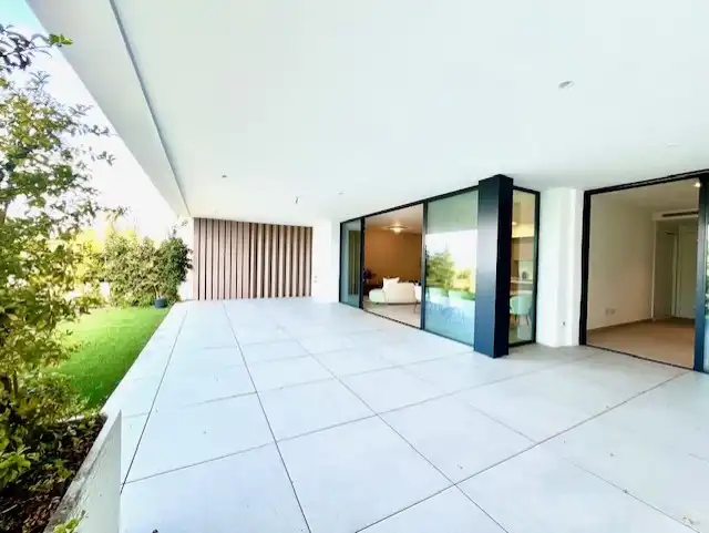 Terrassa de Planta baixa en venda en Marbella amb Aire condicionat, Calefacció i Jardí privat