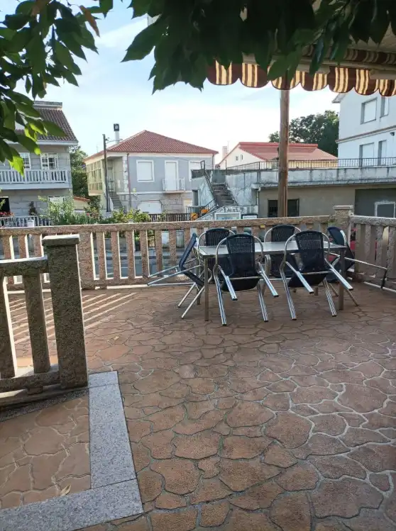 Terraza de Casa o chalet en venta en San Cibrao das Viñas con Calefacción, Jardín privado y Parquet