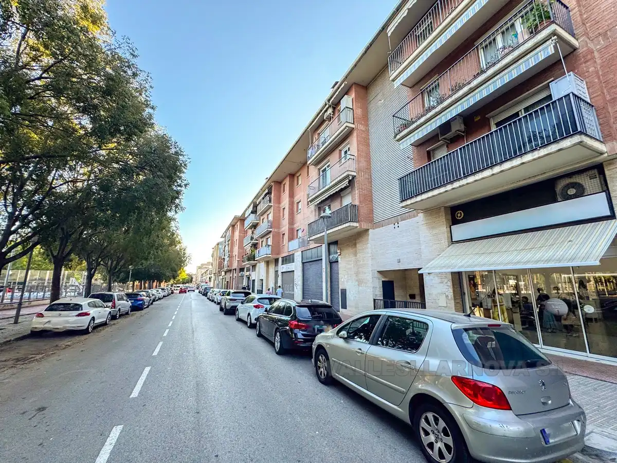 Vista exterior de Pis en venda en Mollet del Vallès amb Calefacció, Jardí privat i Piscina comunitària