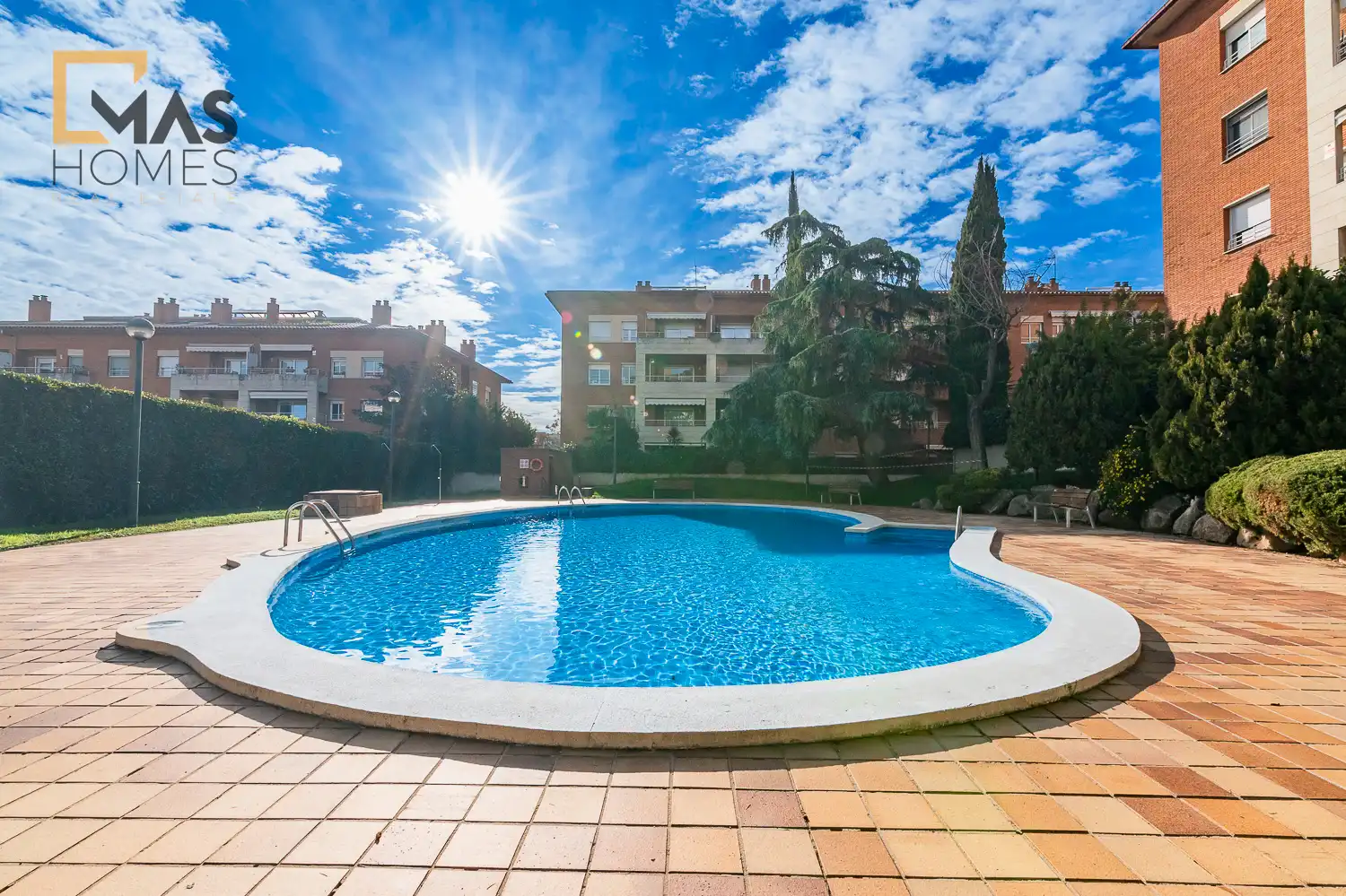 Piscina de Pis en venda en Sant Cugat del Vallès amb Aire condicionat, Calefacció i Parquet