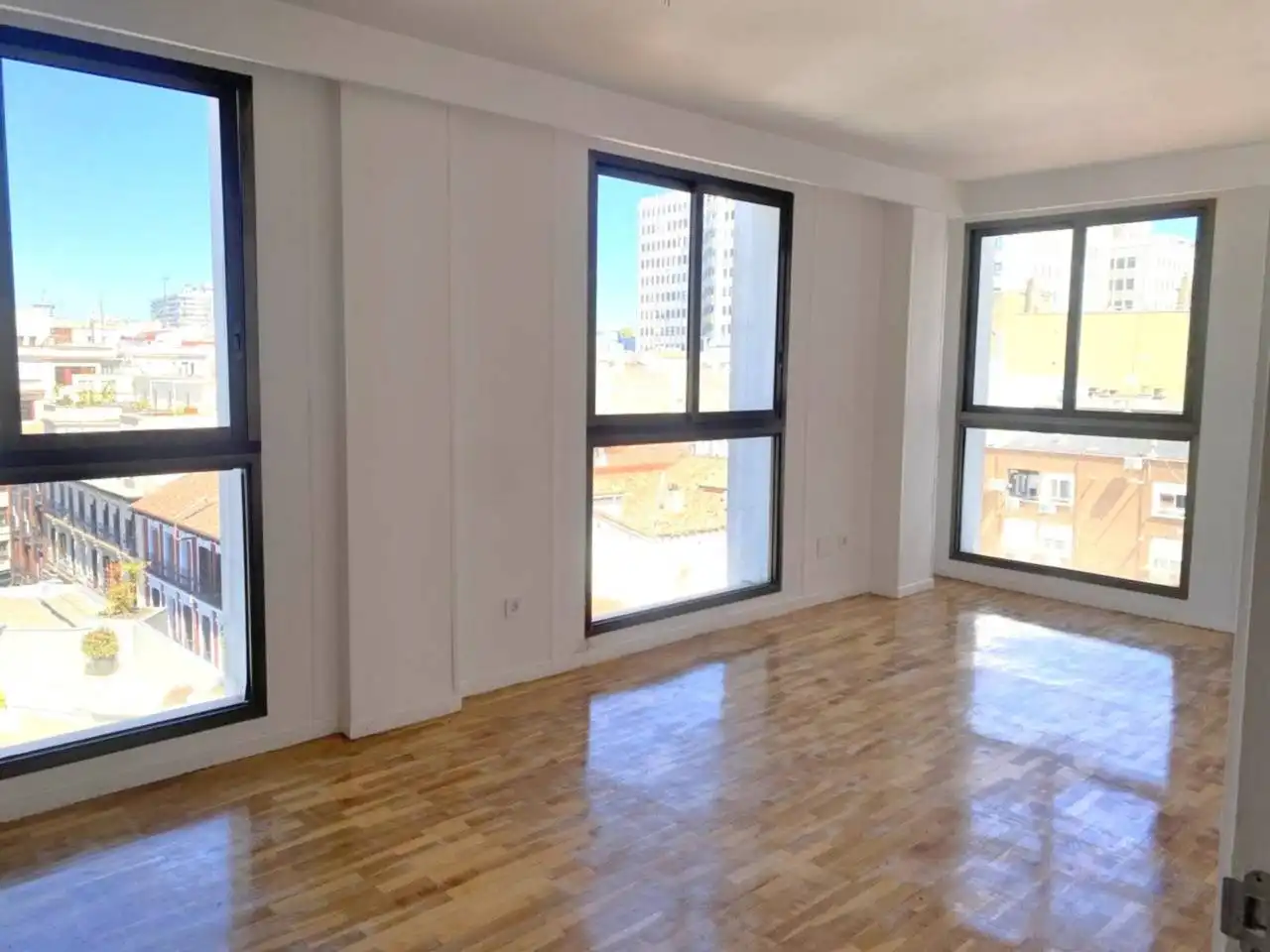 Habitación de Piso de alquiler en Madrid con Calefacción, Parquet y Alarma