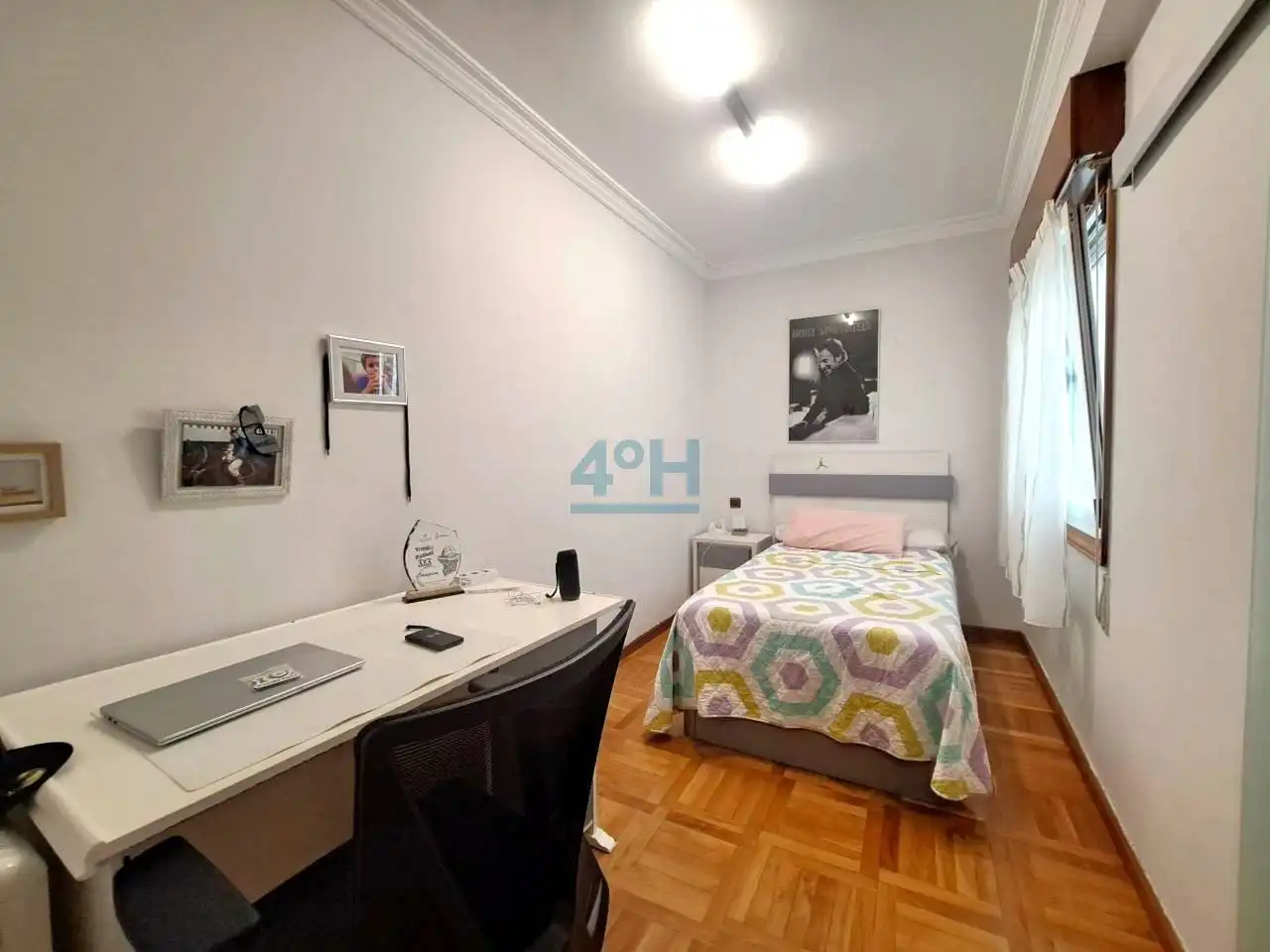 Habitación de Piso en venta en Ourense Capital  con Calefacción, Parquet y Amueblado