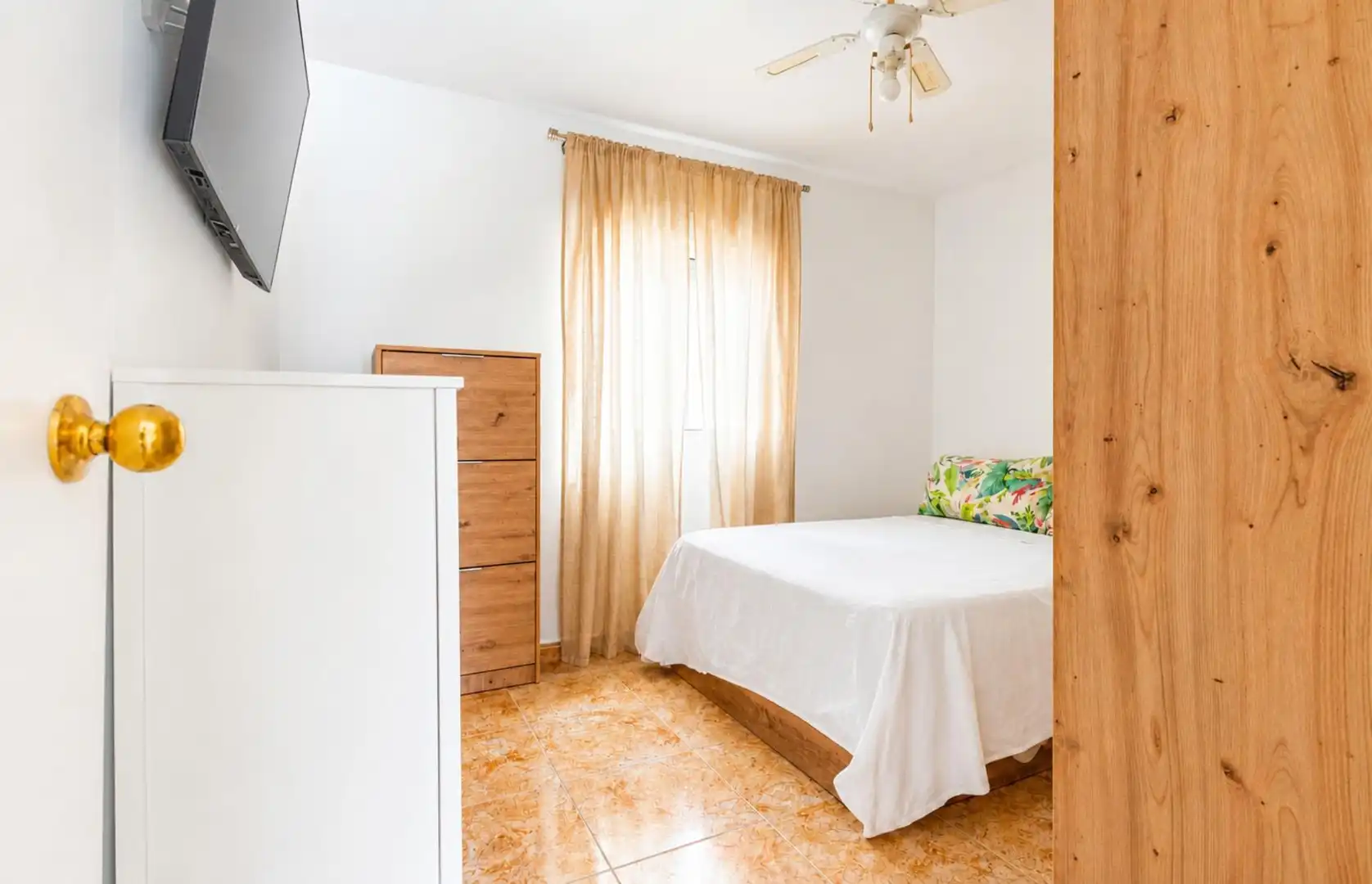 Dormitori de Casa o xalet en venda en Chiclana de la Frontera amb Aire condicionat, Jardí privat i Terrassa