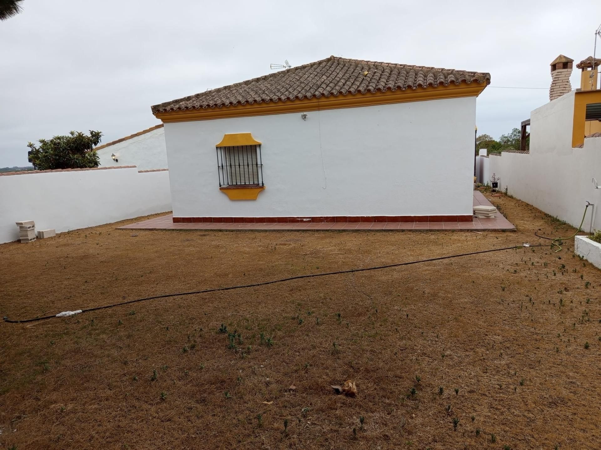 Exterior view of House or chalet for sale in Chiclana de la Frontera  with Private garden and Storage room