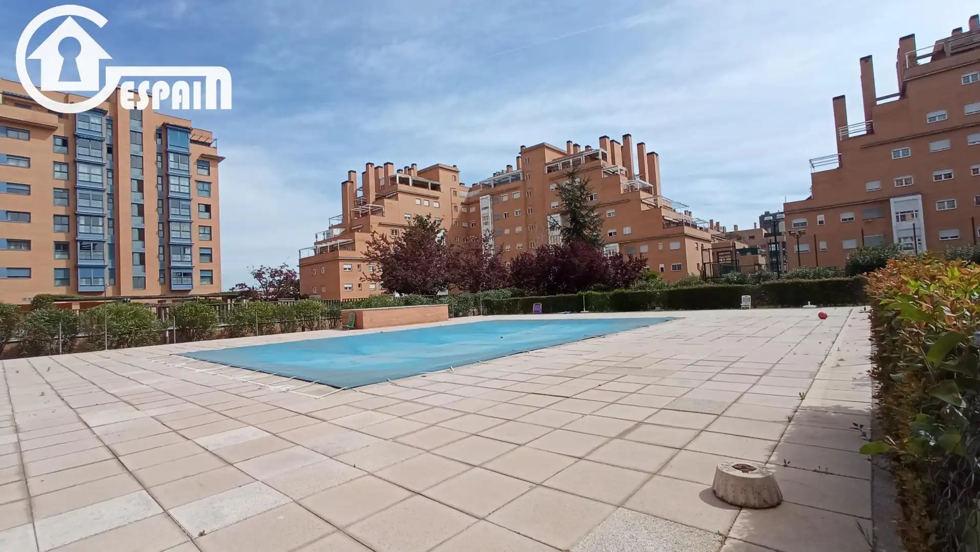 Swimming pool of Flat for sale in Madrid  with Air Conditioner, Heating and Private garden