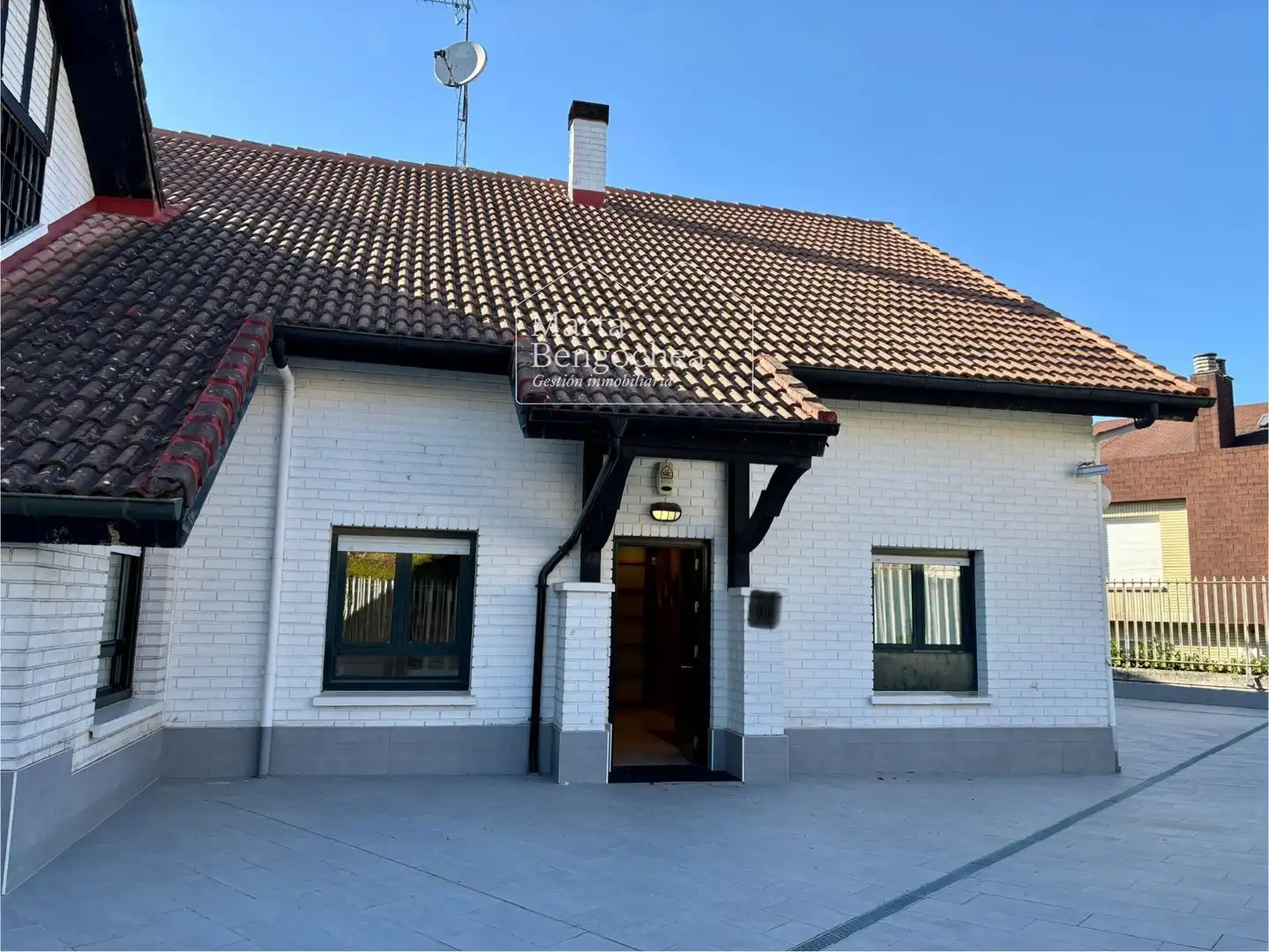 Casa adosada en venta en CALLE MENDIZABALA, Mendizorrotza - Armentia