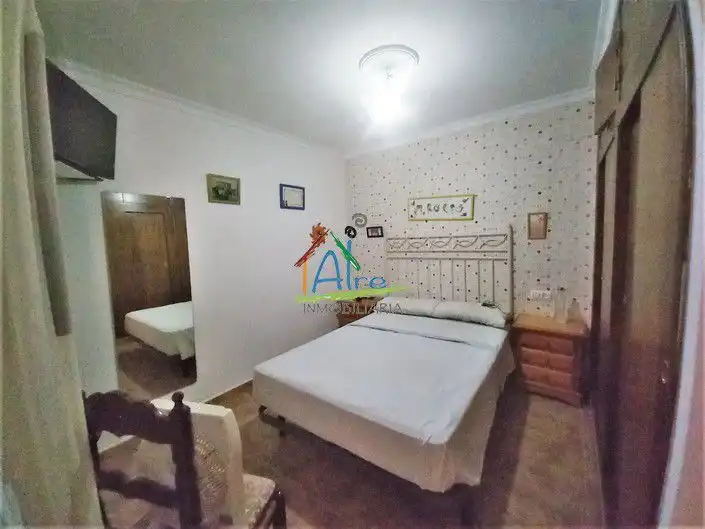 Schlafzimmer von Einfamilien-Reihenhaus zum Verkauf in Almonte mit Klimaanlage, Terrasse und Abstellraum