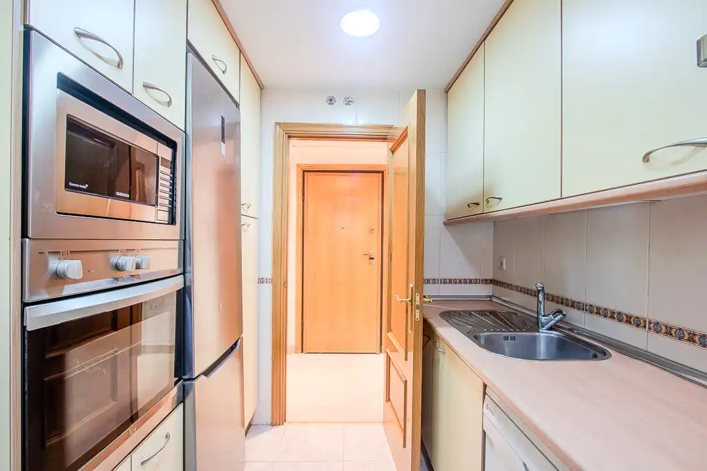 Kitchen of Flat for rent in Madrid  with Air Conditioner, Private garden and Storage room