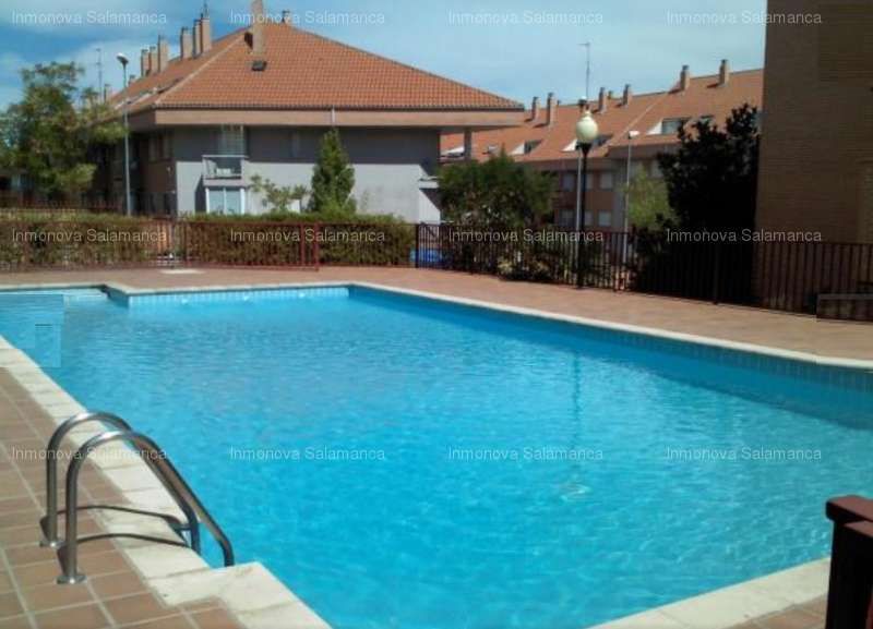 Piscina de Pis de lloguer en Salamanca Capital amb Calefacció, Terrassa i Moblat