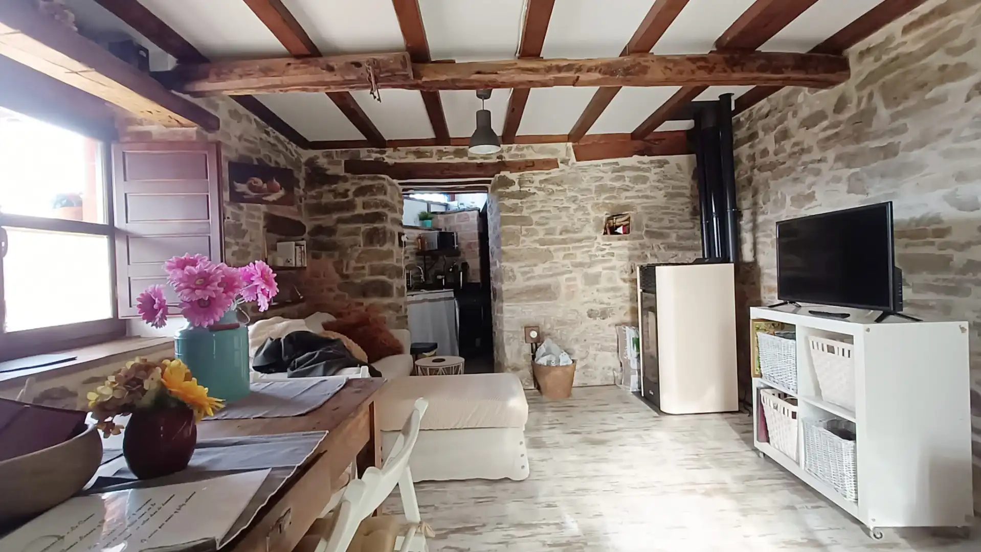 Sala d'estar de Casa o xalet en venda en Mieres (Asturias) amb Jardí privat, Terrassa i Traster