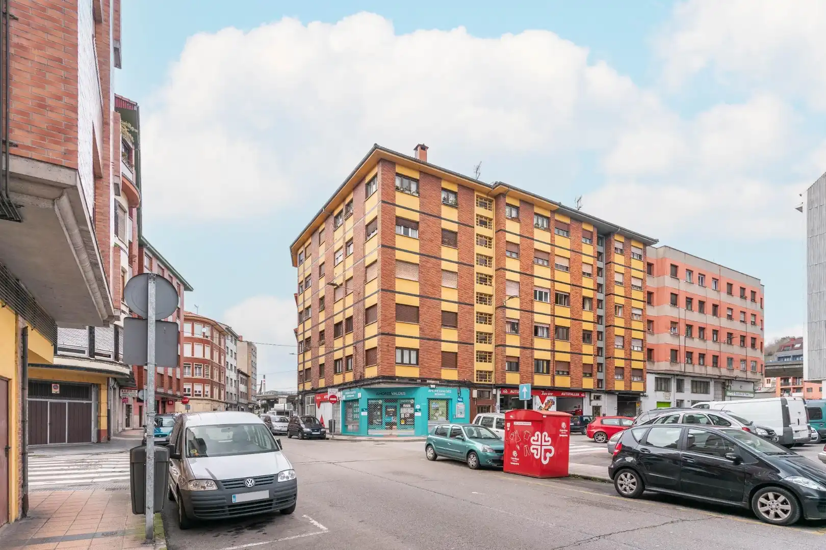 Außenansicht von Geschaftsraum zum Verkauf in Langreo