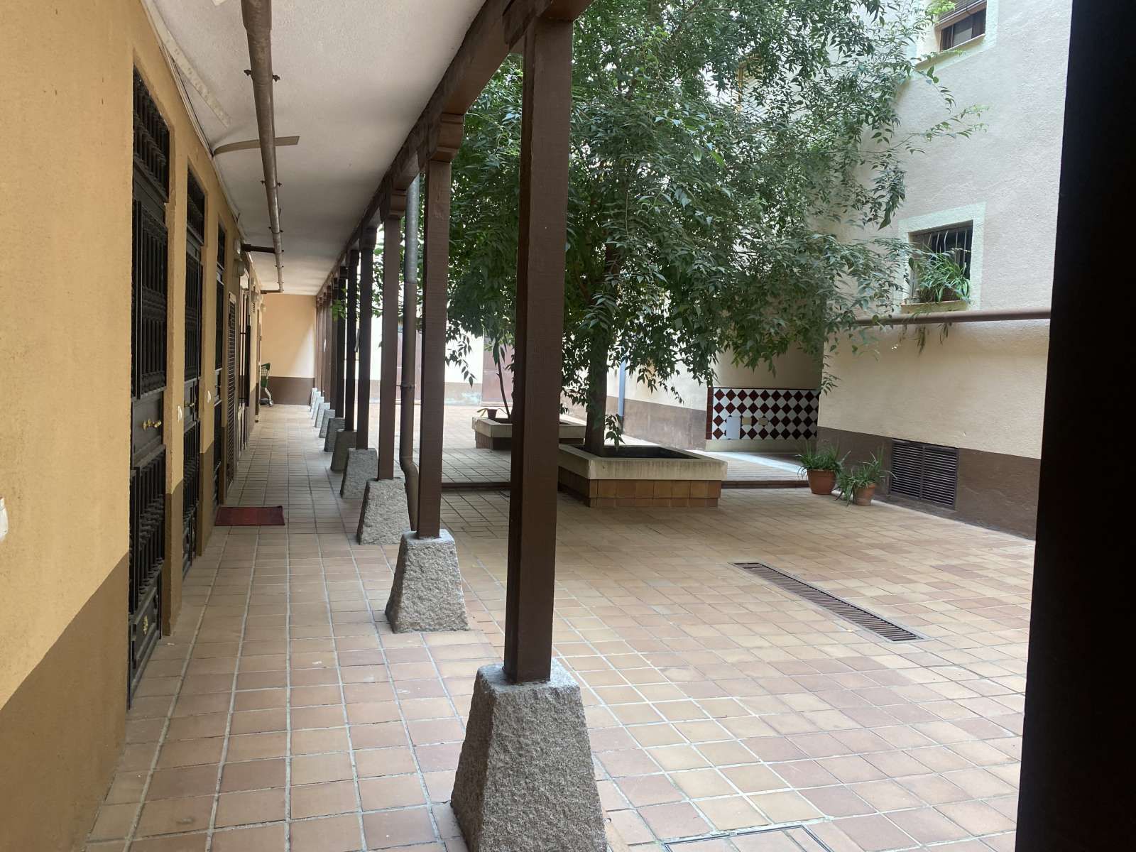 Terrace of Study to share in  Madrid Capital  with Air Conditioner and Terrace