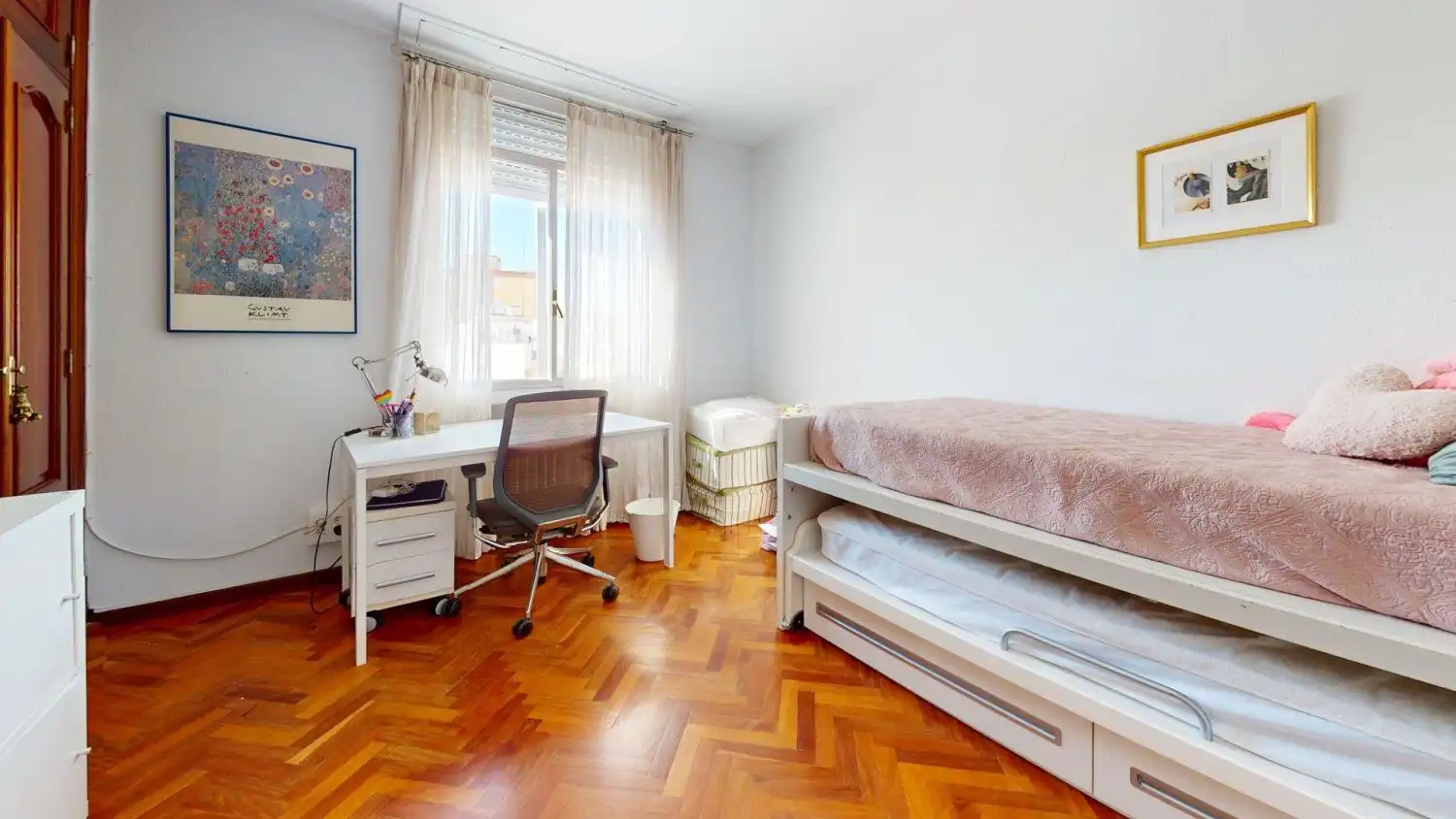 Bedroom of Flat for sale in Sevilla  with Air Conditioner and Terrace