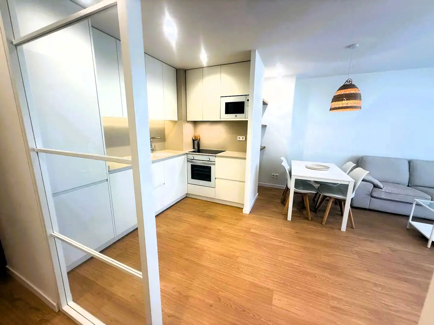 Appartamento con terrazza in affitto a Carrer de Xile, imagen 2