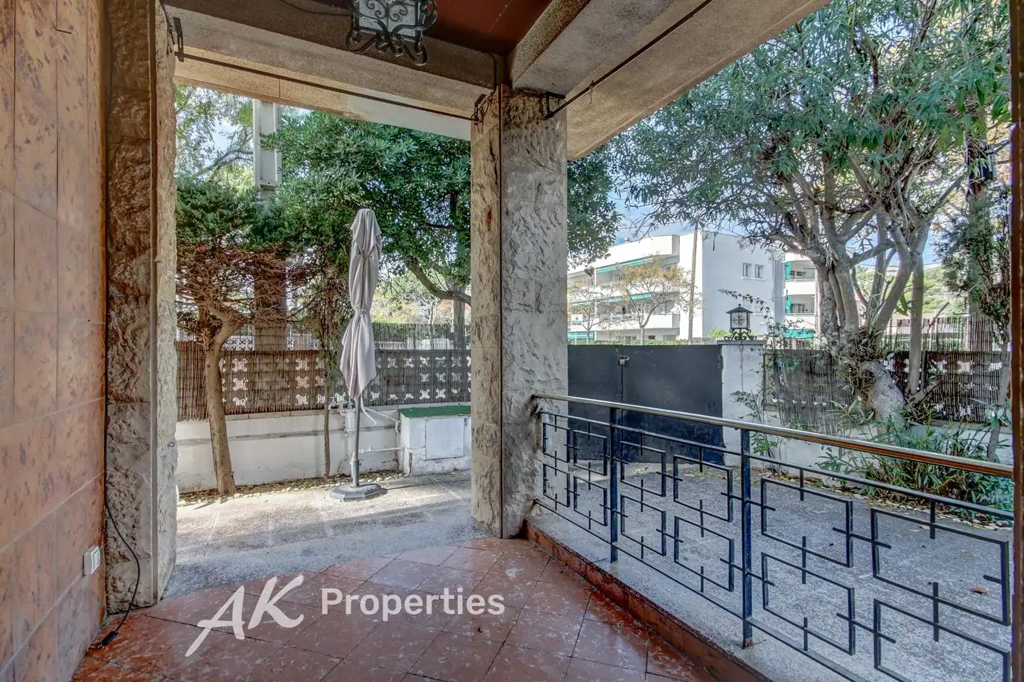 Vista exterior de Casa o chalet en venta en Castelldefels con Calefacción, Jardín privado y Terraza