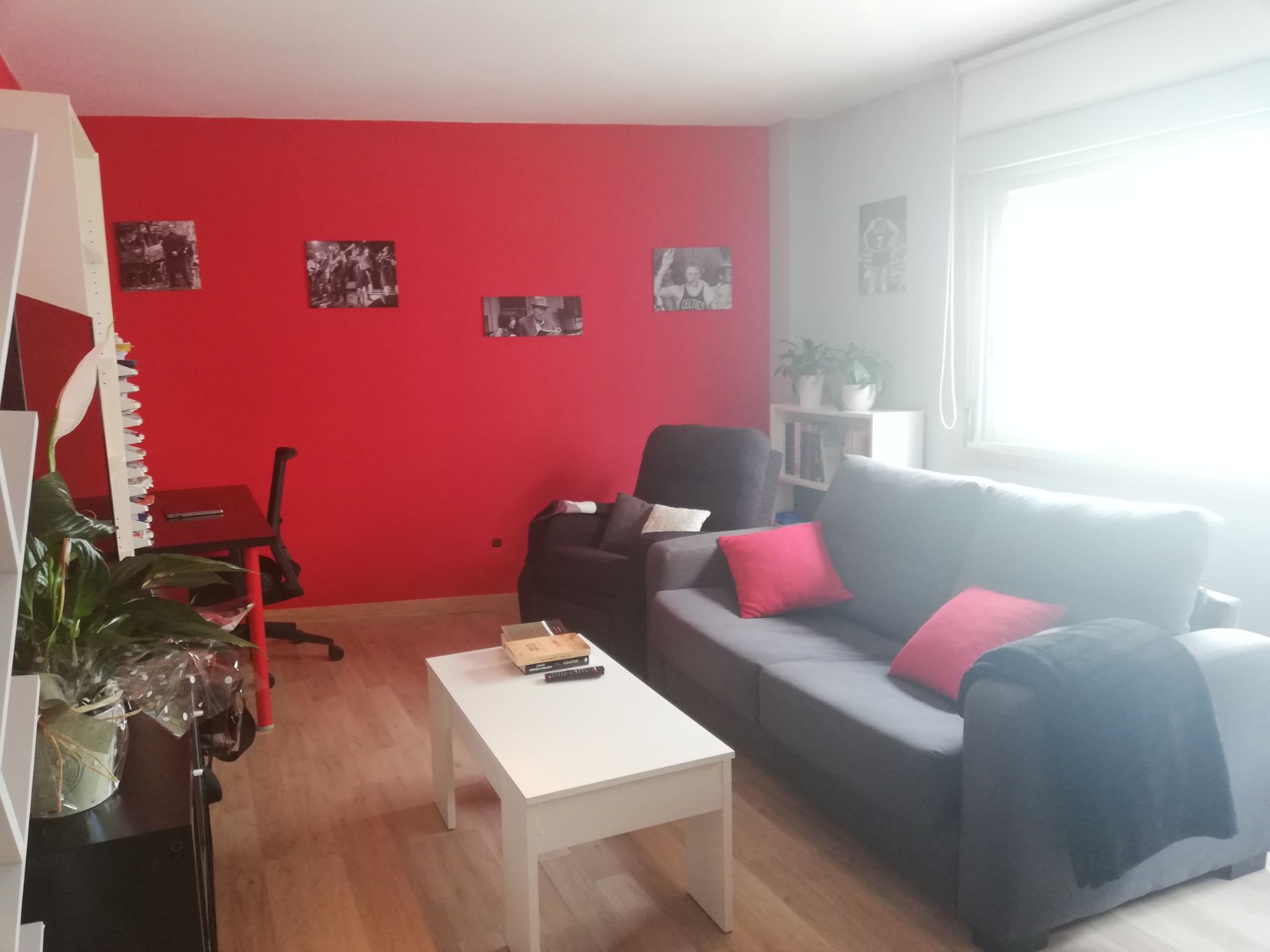 Sala d'estar de Pis en venda en Pontevedra Capital  amb Calefacció, Parquet i Forn