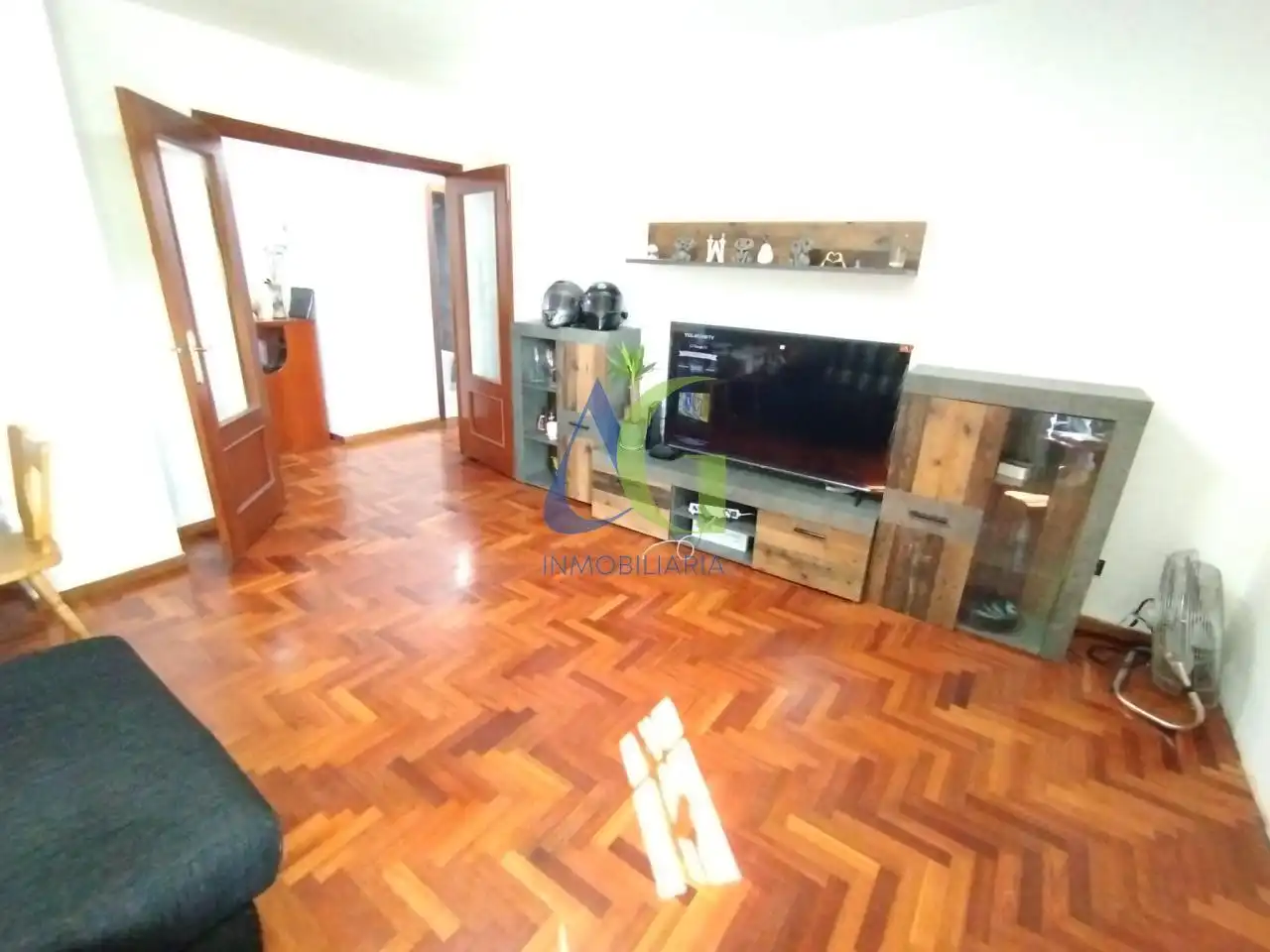 Living room of Flat for sale in León Capital   with Parquet flooring and Storage room