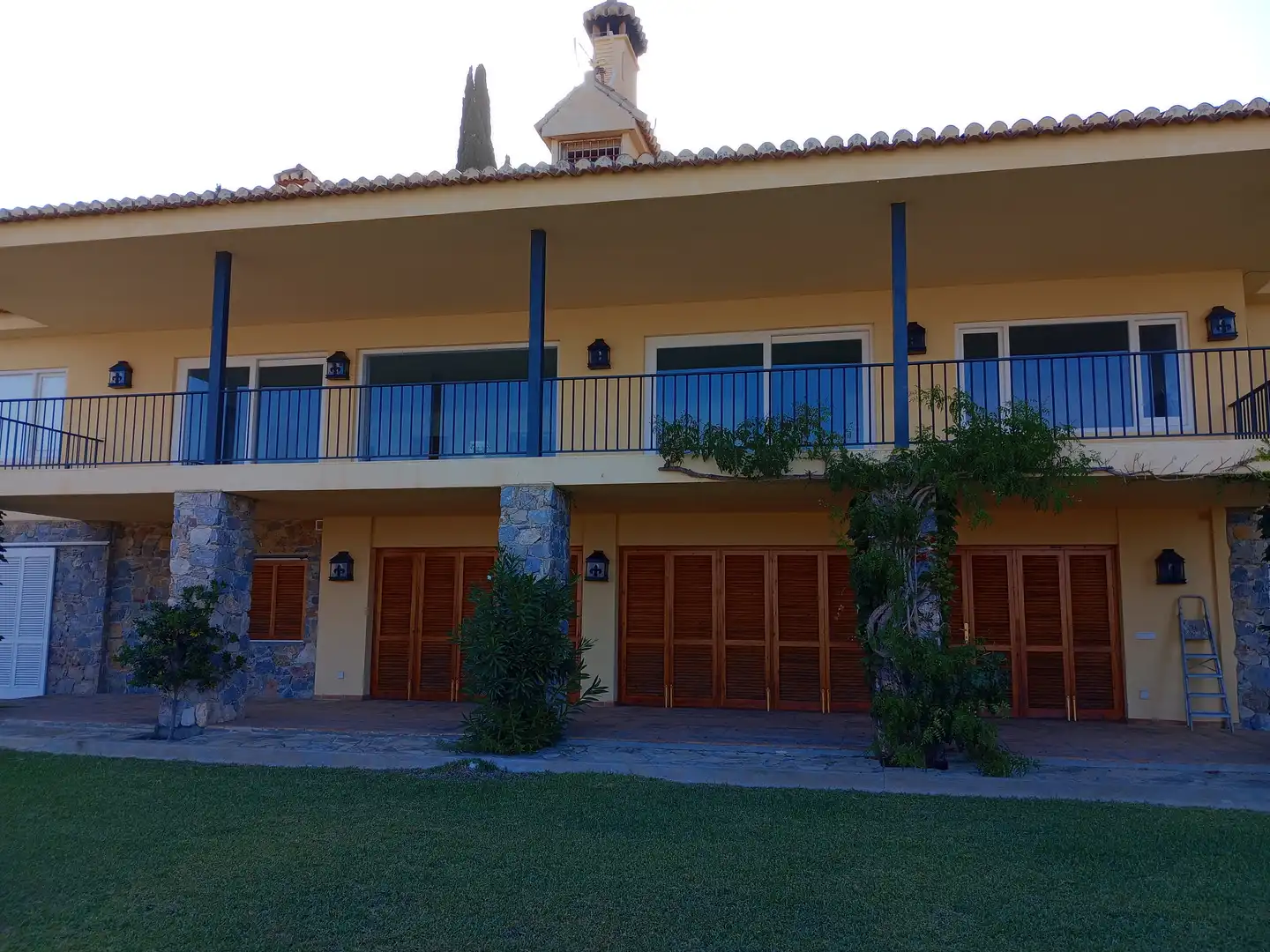 Vista exterior de Casa o xalet de lloguer en Almuñécar amb Aire condicionat, Calefacció i Terrassa