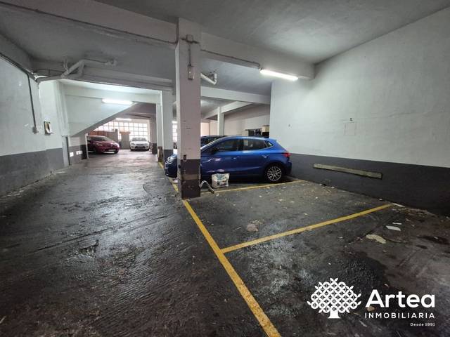 Garaje en Venta en Loruri Zeharkalea en Barrio de Uribarri