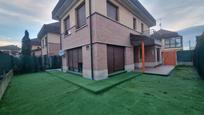 Exterior view of Single-family semi-detached for sale in Burgos Capital  with Heating, Private garden and Storage room