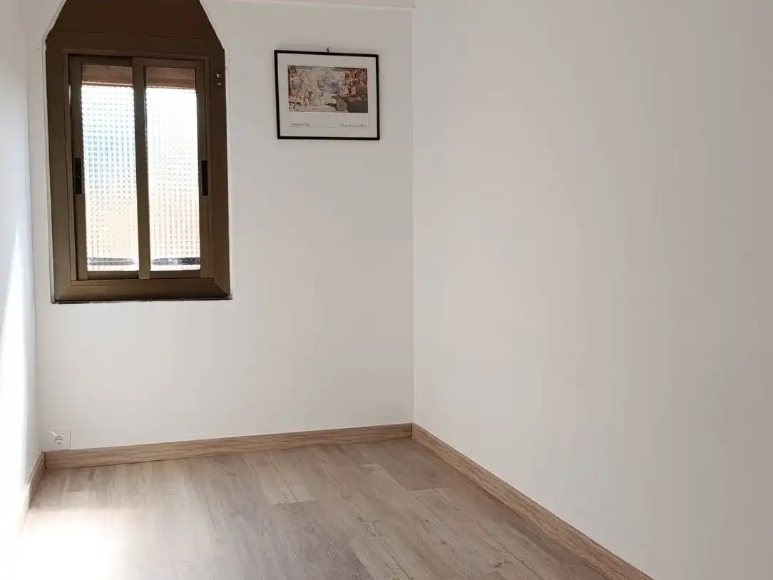 Flat with lift for sale in Carrer dels Ferrocarrils Catalans 81, imagen 3