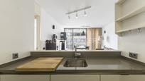 Kitchen of Apartment for sale in  Barcelona Capital  with Air Conditioner, Heating and Parquet flooring