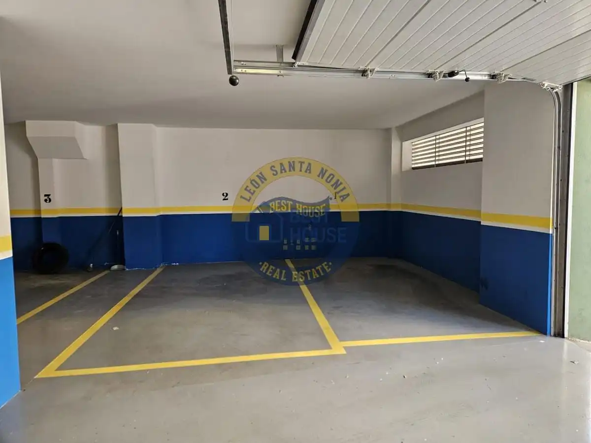 Individual for sale in La Lastra