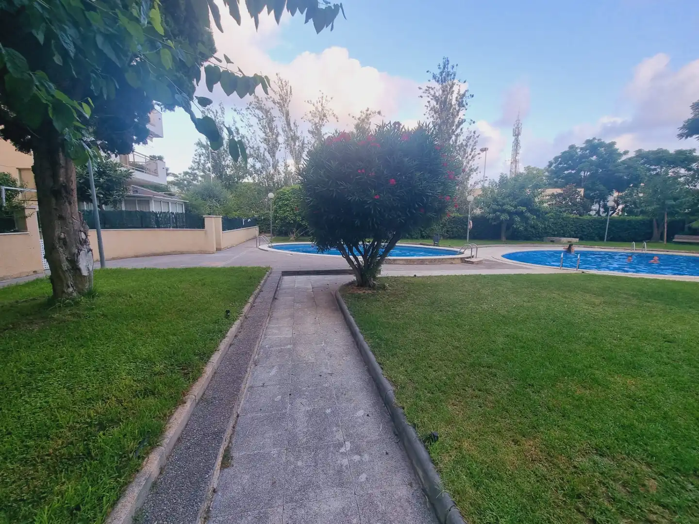 Swimming pool of Flat for sale in Salou  with Air Conditioner, Heating and Parquet flooring