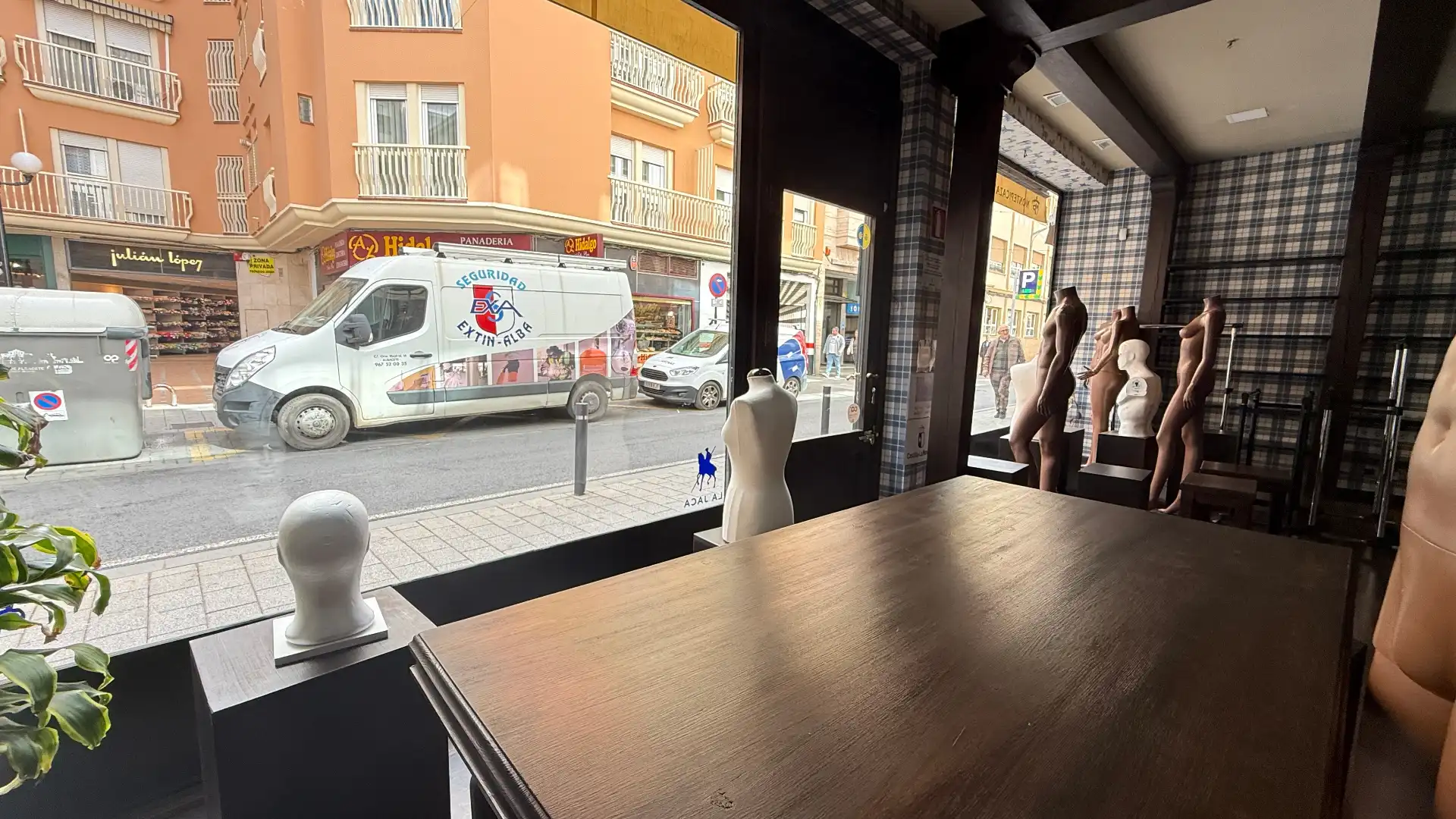 Local de alquiler en Albacete con Aire acondicionado, Calefacción y Parquet