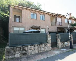 Exterior view of Single-family semi-detached for sale in Mombeltrán  with Heating and Terrace