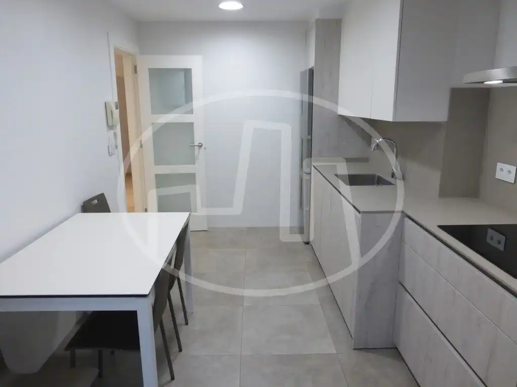 Piso de alquiler en Calle Serafín Olave, Iturrama