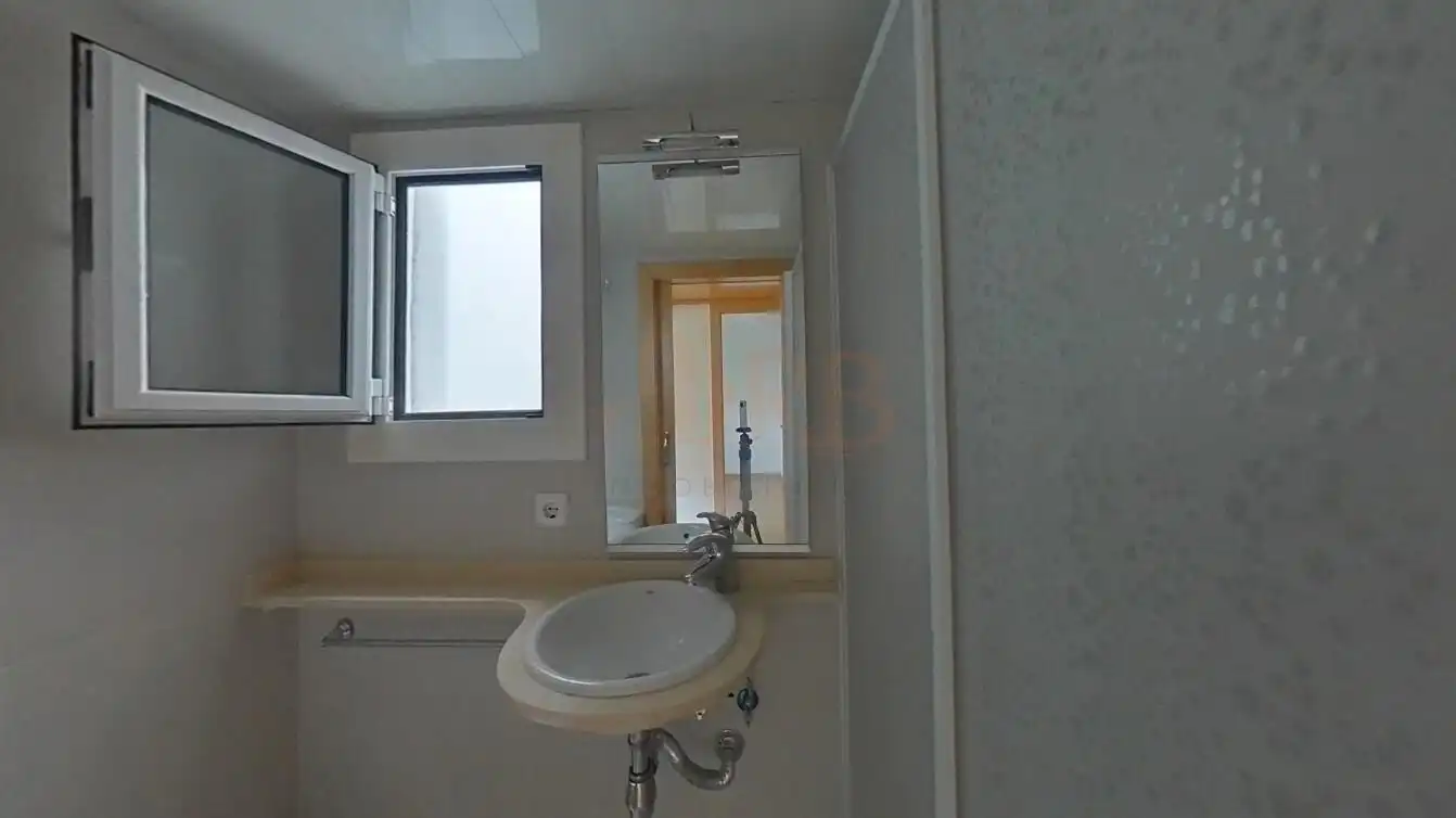 Baño de Piso en venta en Castelldefels con Terraza y Piscina comunitaria