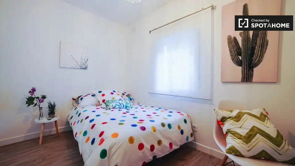 Bedroom of Flat for share in Madrid  with Air Conditioner, Heating and Terrace