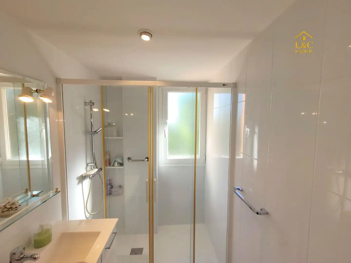 Baño de Piso en venta en Madrid con Calefacción, Terraza y Amueblado