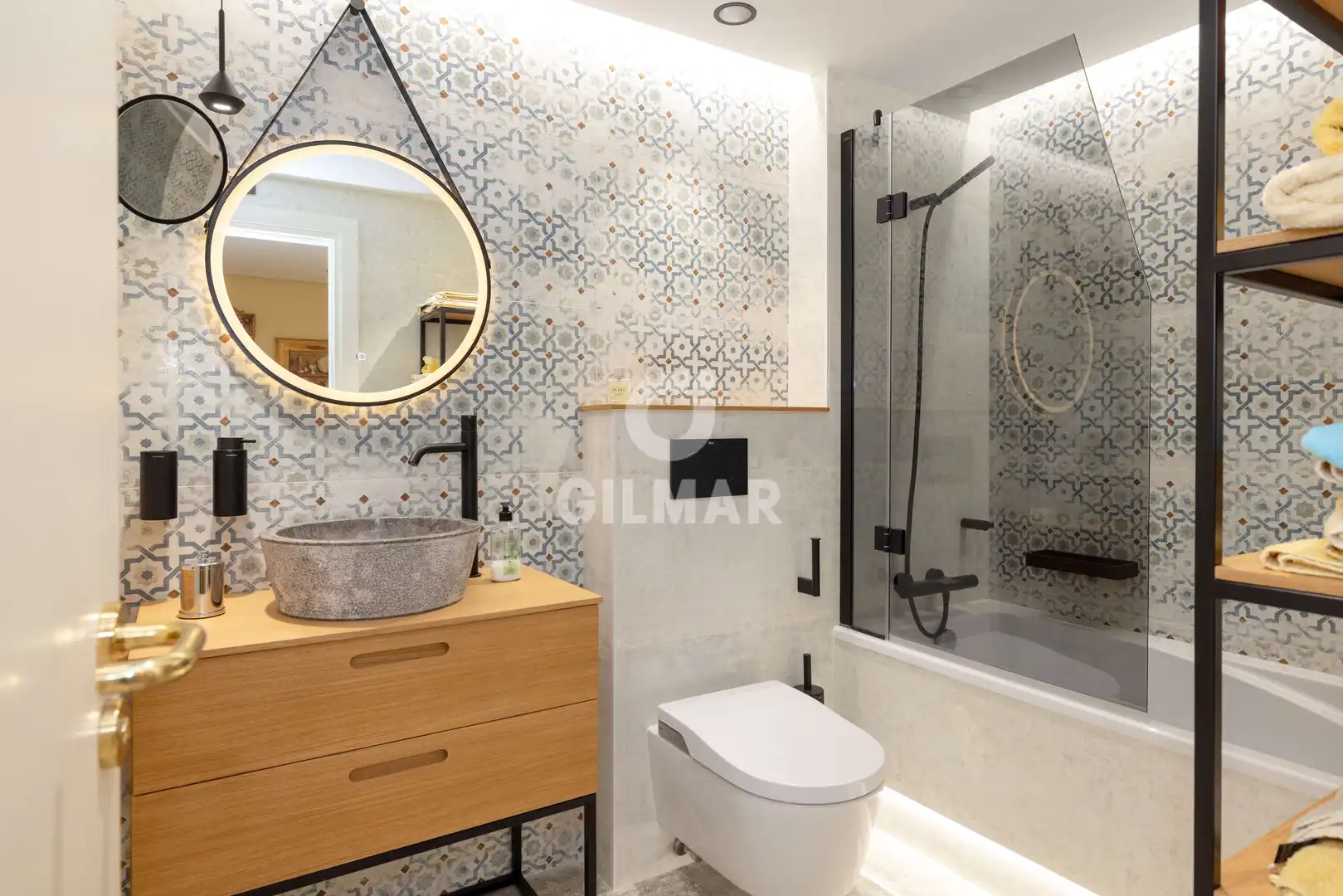 Baño de Apartamento en venta en Marbella con Calefacción, Jardín privado y Trastero