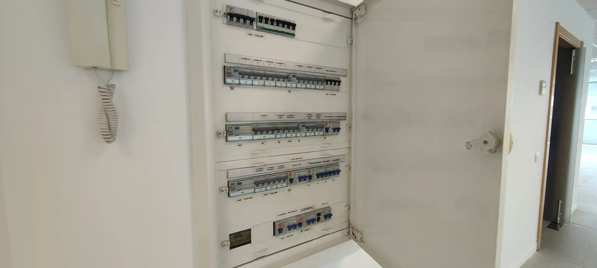 Office for rent in Sant Just Desvern  with Air Conditioner, Heating and Internet