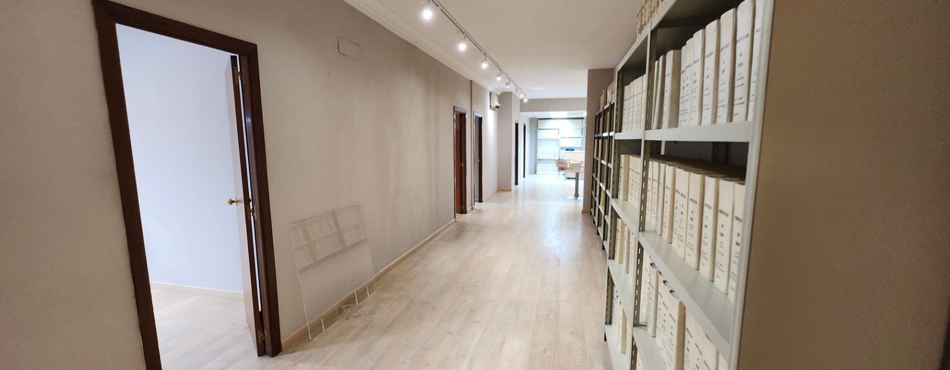 Oficina de lloguer a Carrer d'En Vilanova, 1A, El Sindicat, Centre