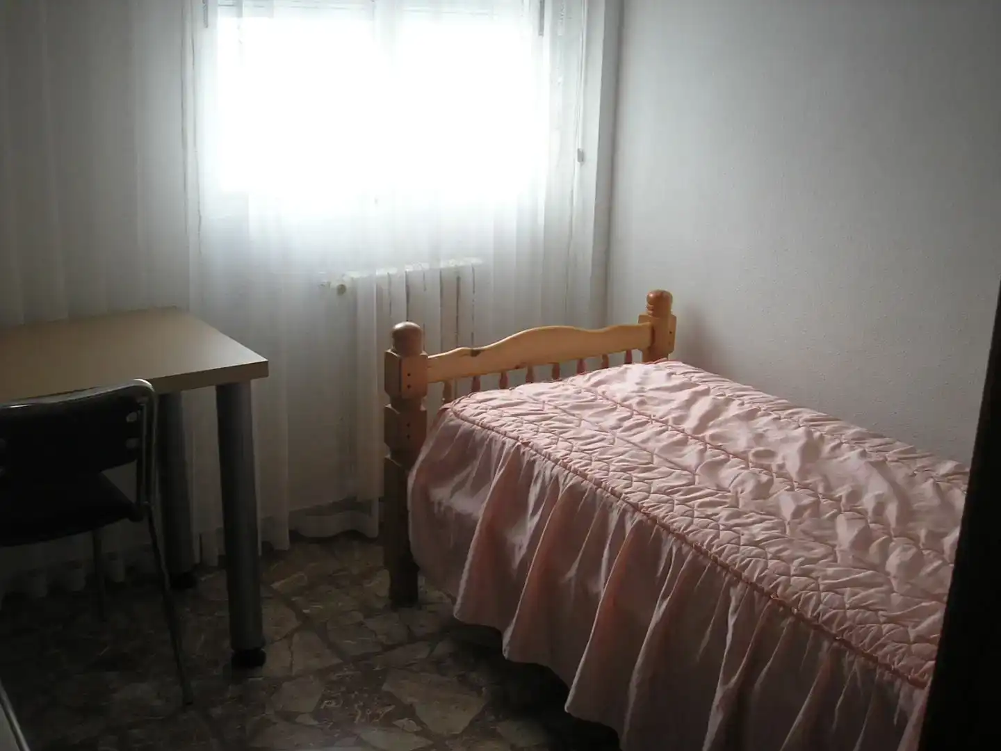 Bedroom of Flat for share in Albacete  with Air Conditioner and Furnished