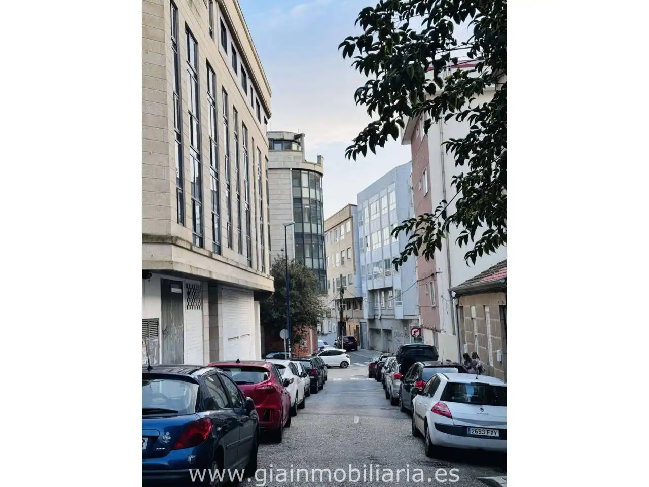 Vista exterior de Edifici en venda en Vigo 