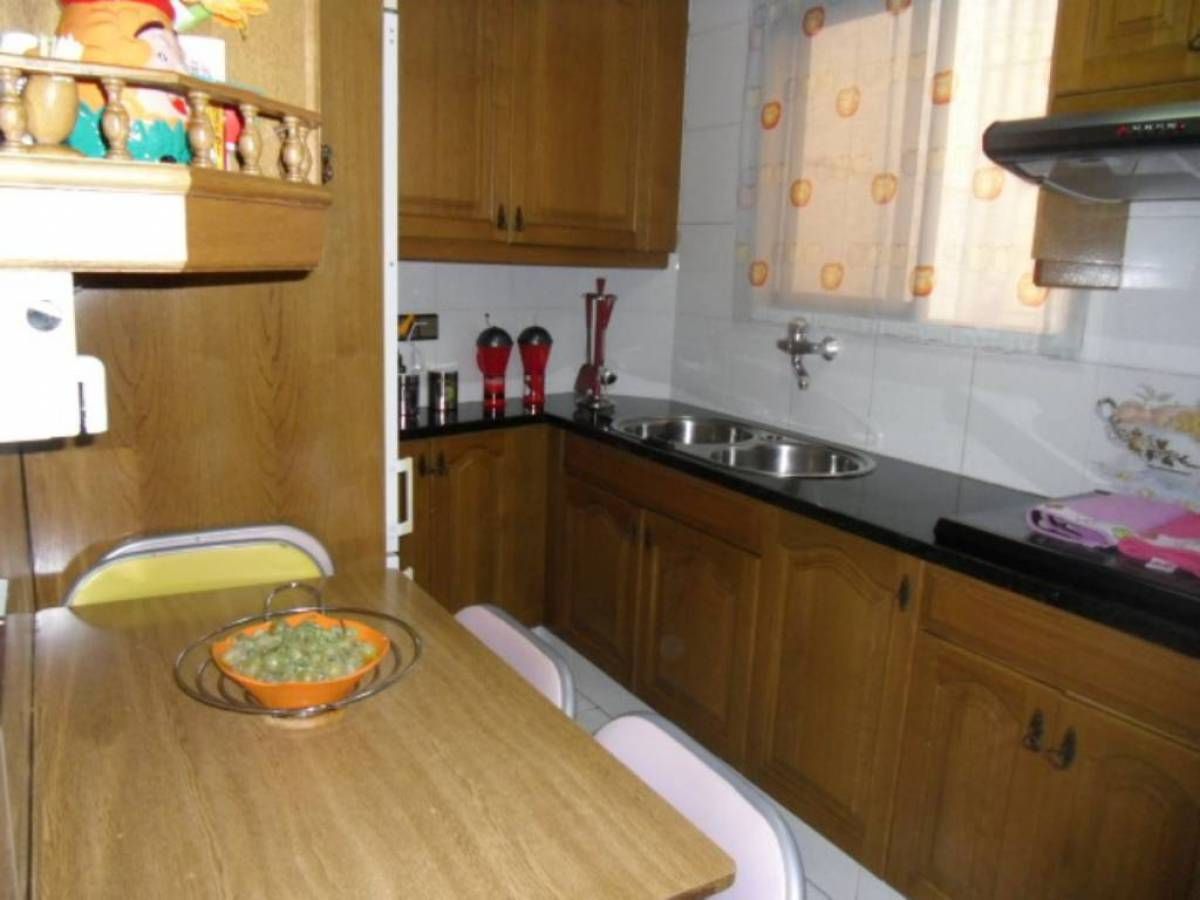 Cuina de Pis en venda en Manresa amb Calefacció, Traster i Balcó