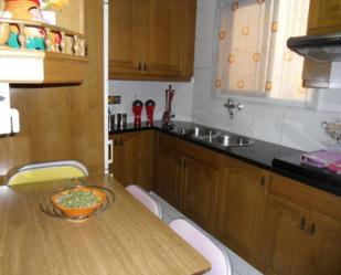 Cuina de Pis en venda en Manresa amb Calefacció, Traster i Balcó