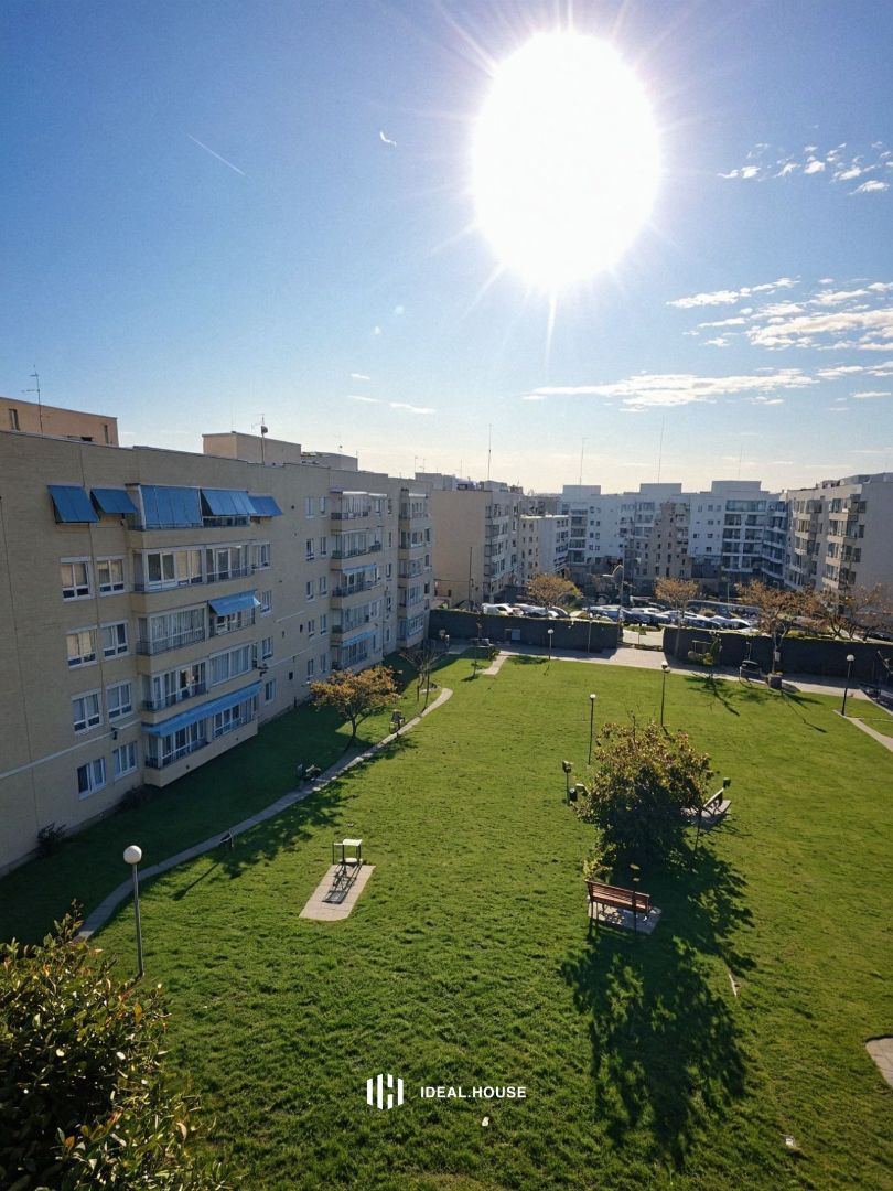 Exterior view of Flat for sale in San Fernando de Henares  with Parquet flooring and Terrace