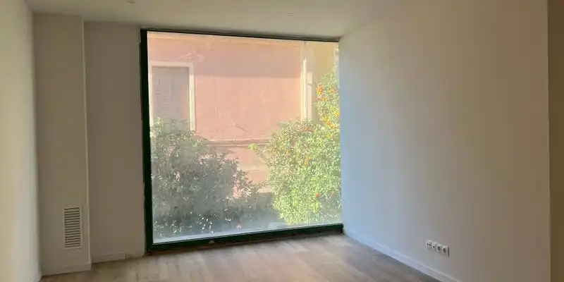 Vista exterior de Piso en venta en L'Hospitalet de Llobregat con Terraza