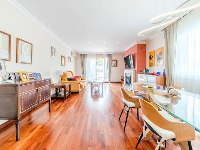 Casa-chalet en Venta en Centre