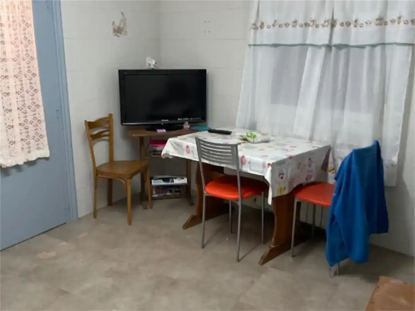 Menjador de Casa adosada en venda en Castejón de Valdejasa amb Moblat