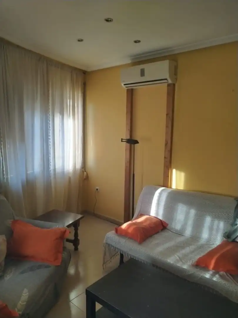 Schlafzimmer von Wohnung zur Miete in Zaragoza mit Heizung, Möbliert und Ofen