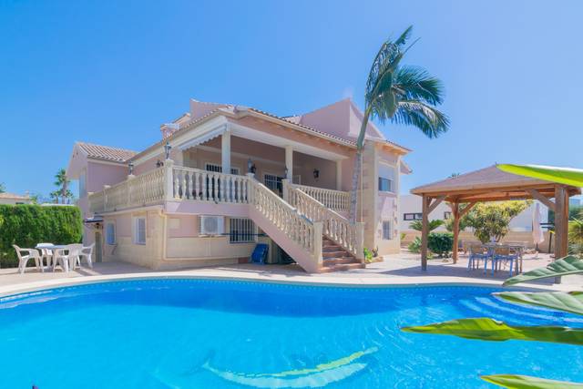 Casa-chalet en Venta en Pueblo - Urbanizaciones