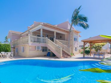 Villa con piscina in vendita a Pueblo - Urbanizaciones