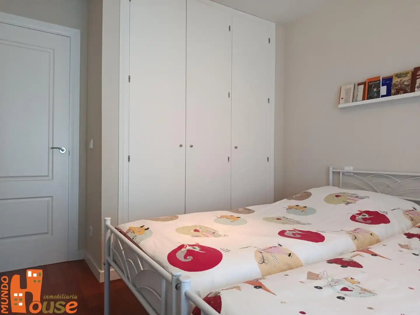 Habitación de Casa adosada en venta en Real Sitio de San Ildefonso con Calefacción y Amueblado